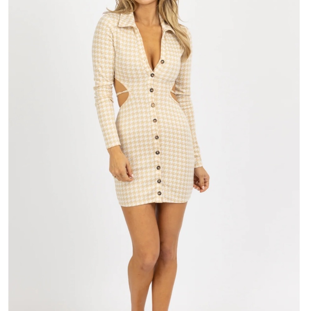 NWT Houndstooth print, open back, long sleeve dress size M